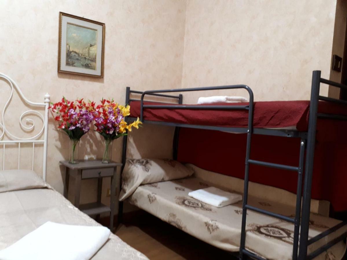 Botel Inn Roma Ngoại thất bức ảnh