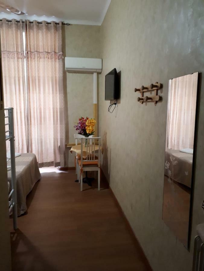 Botel Inn Roma Ngoại thất bức ảnh